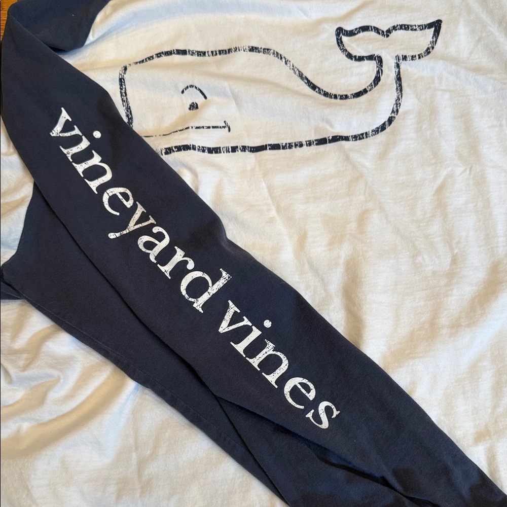Vineyard Vines Cream and Navy Tee